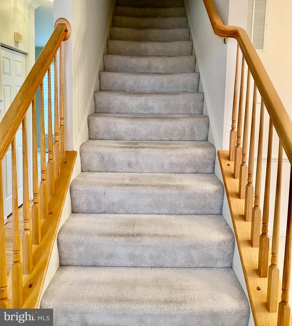14702 FARNHAM LANE