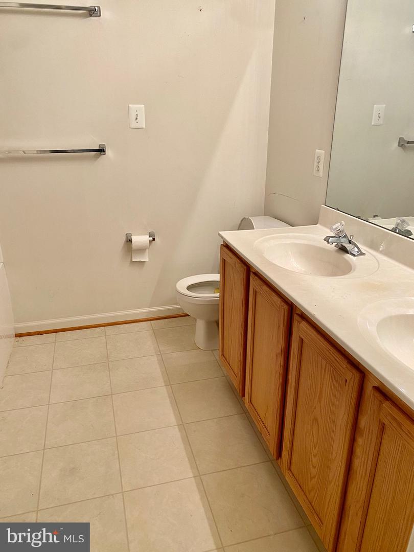14702 FARNHAM LANE
