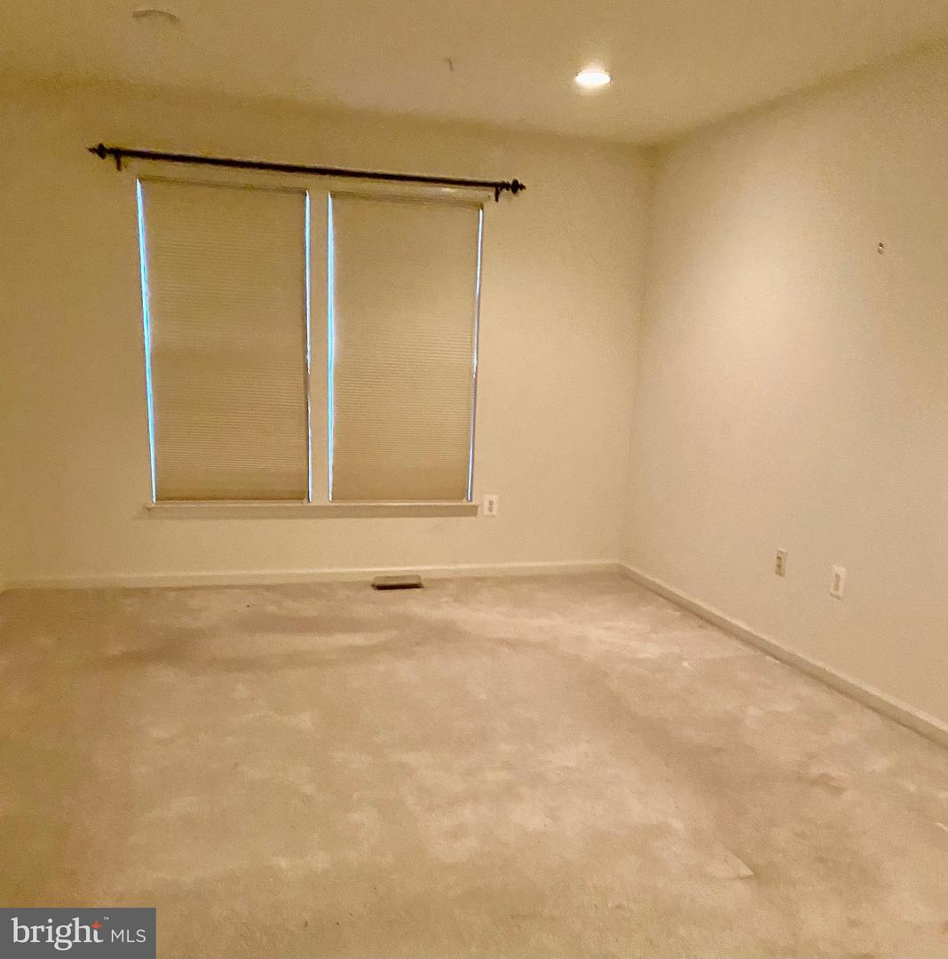 14702 FARNHAM LANE
