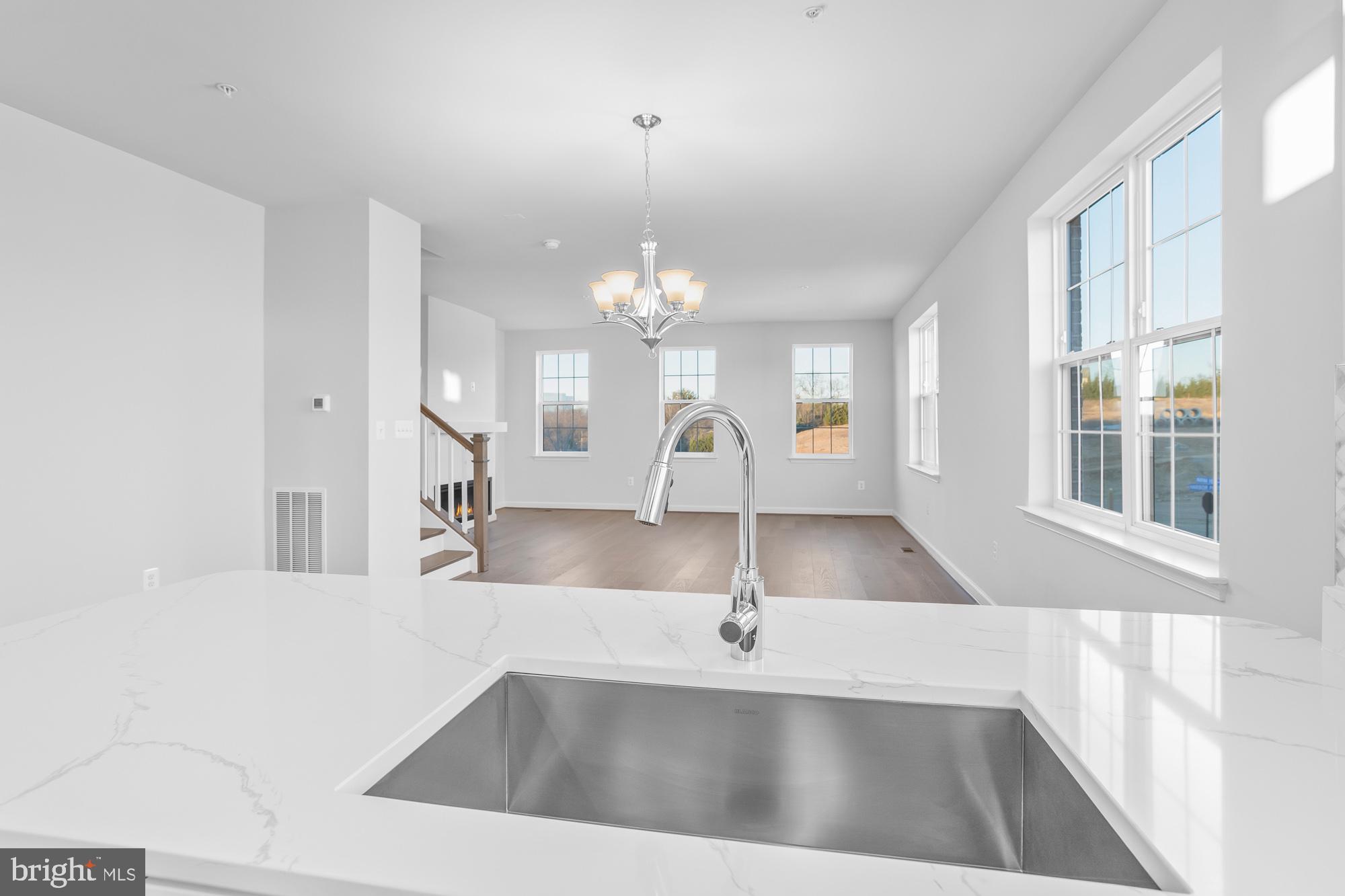 609 Skiff WAY