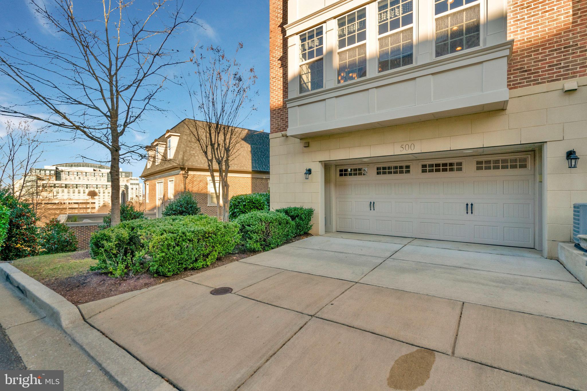 500 Overlook Park DRIVE Unit: 27