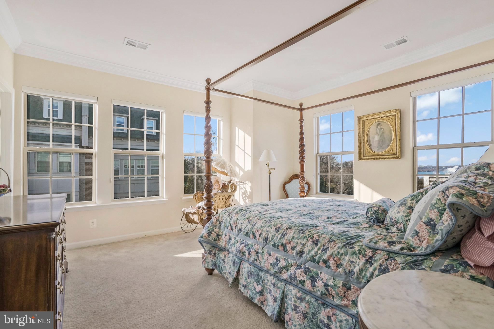 500 Overlook Park DRIVE Unit: 27