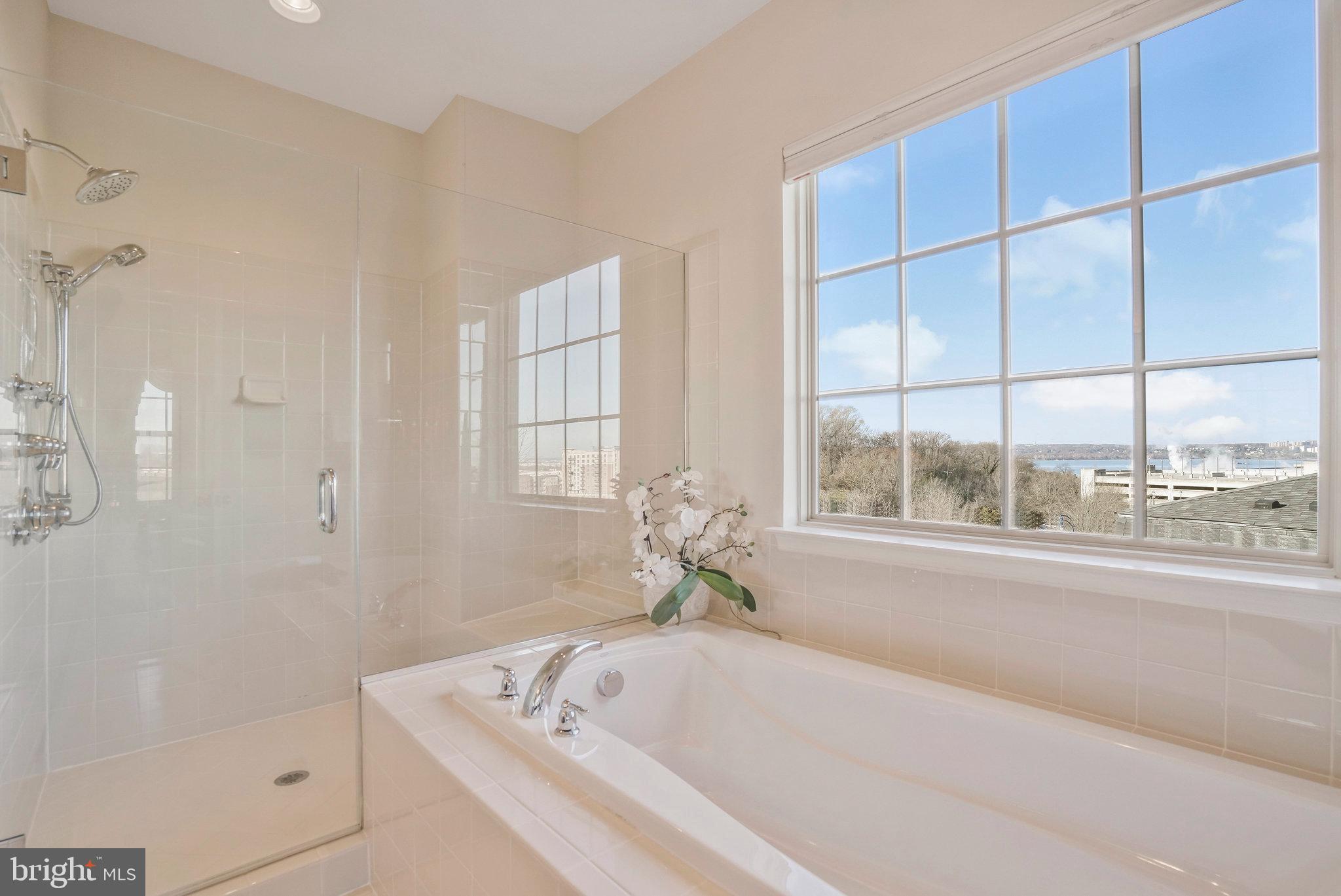 500 Overlook Park DRIVE Unit: 27
