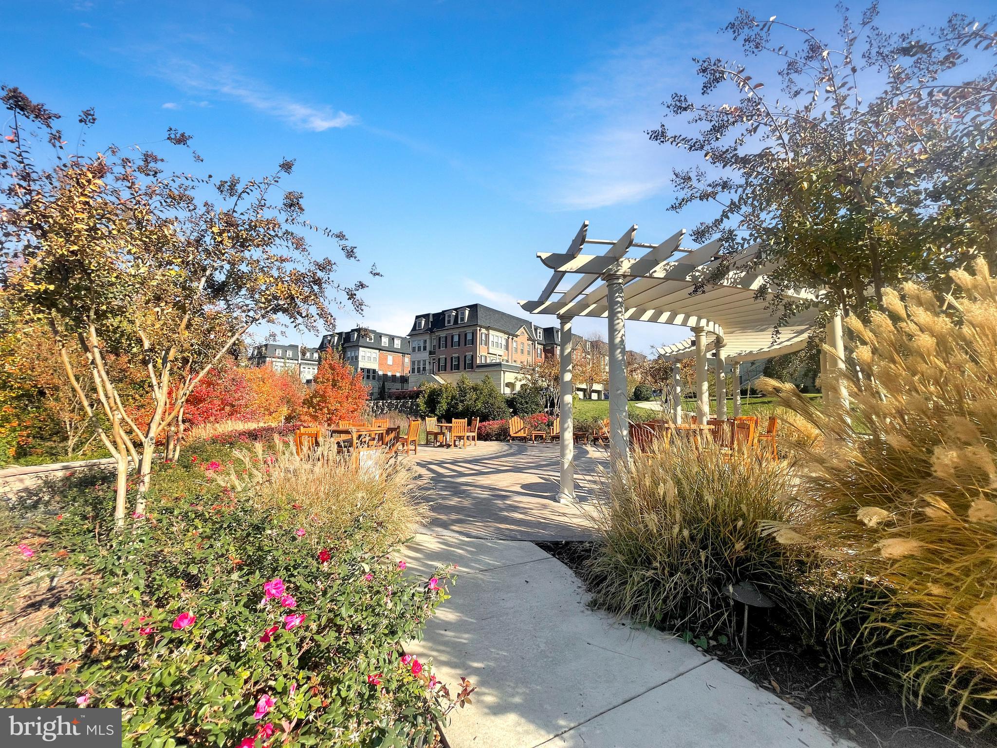500 Overlook Park DRIVE Unit: 27