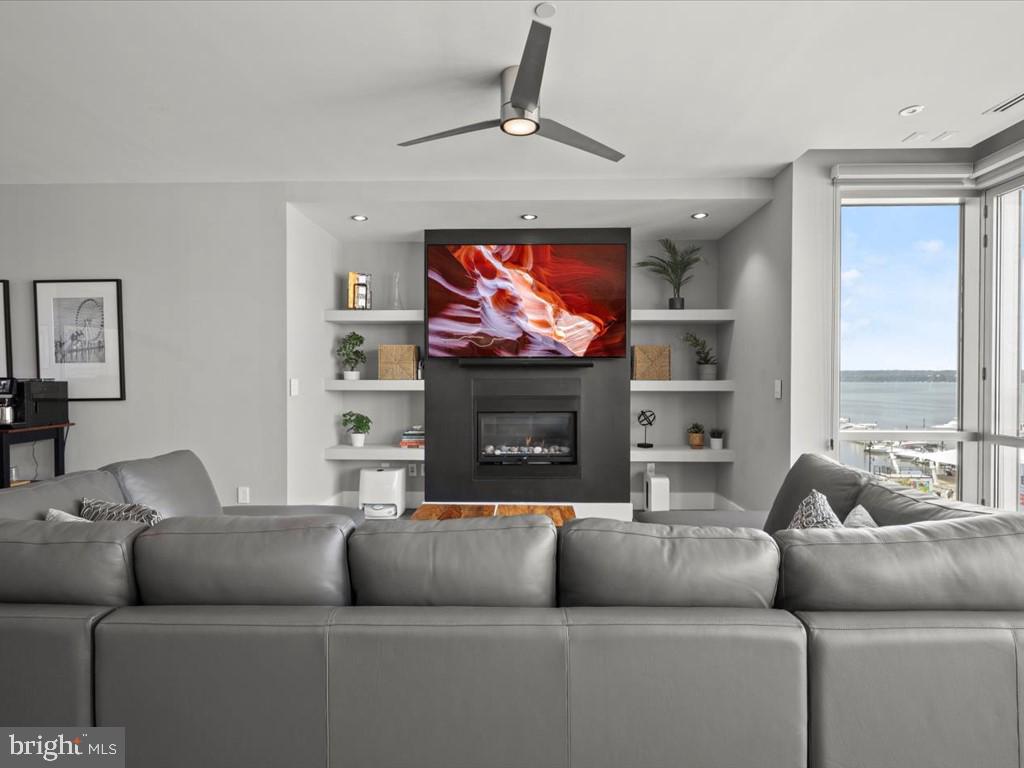 143 Waterfront Street Unit: 304