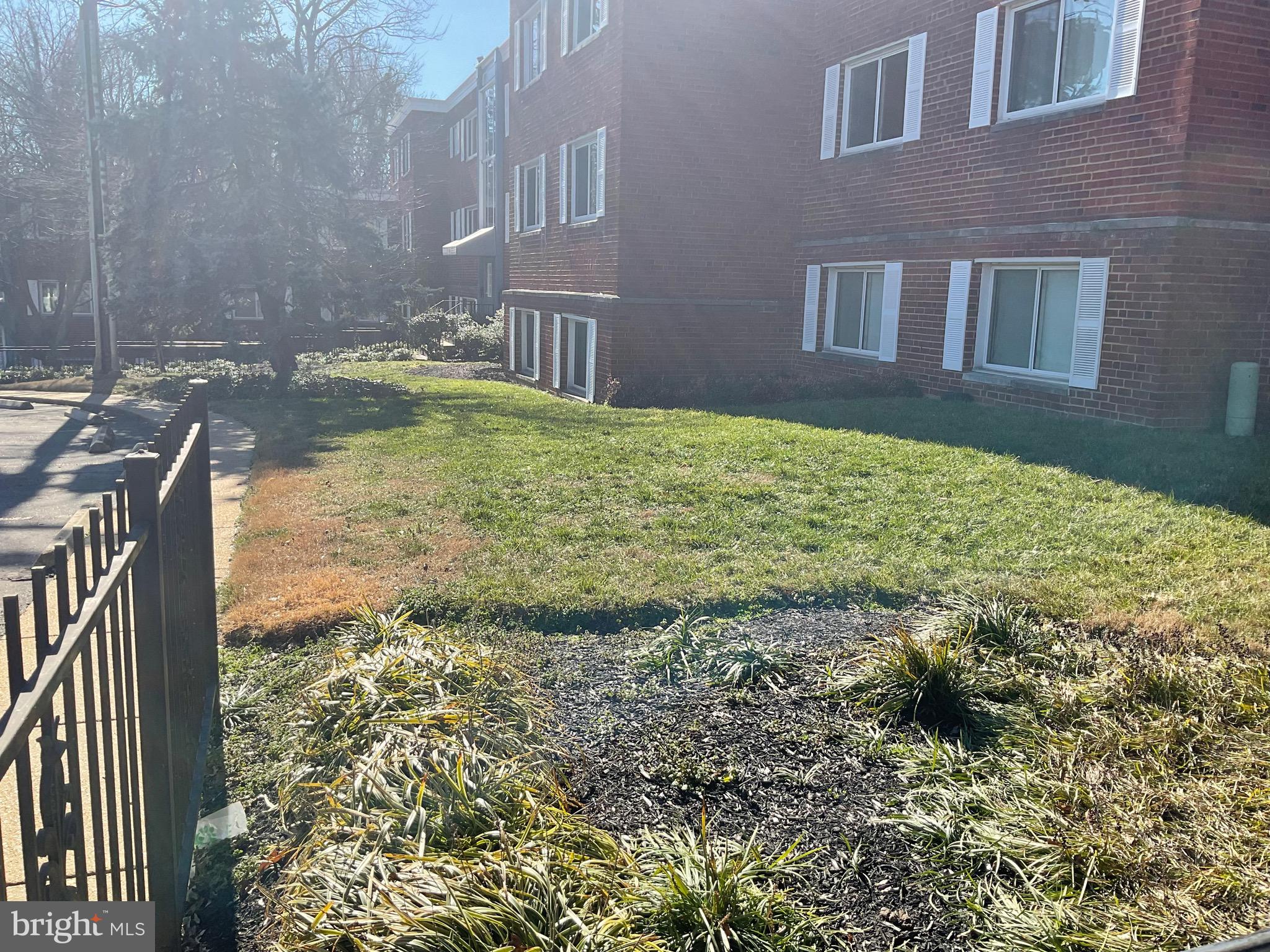 3825 Hamilton St #C-201