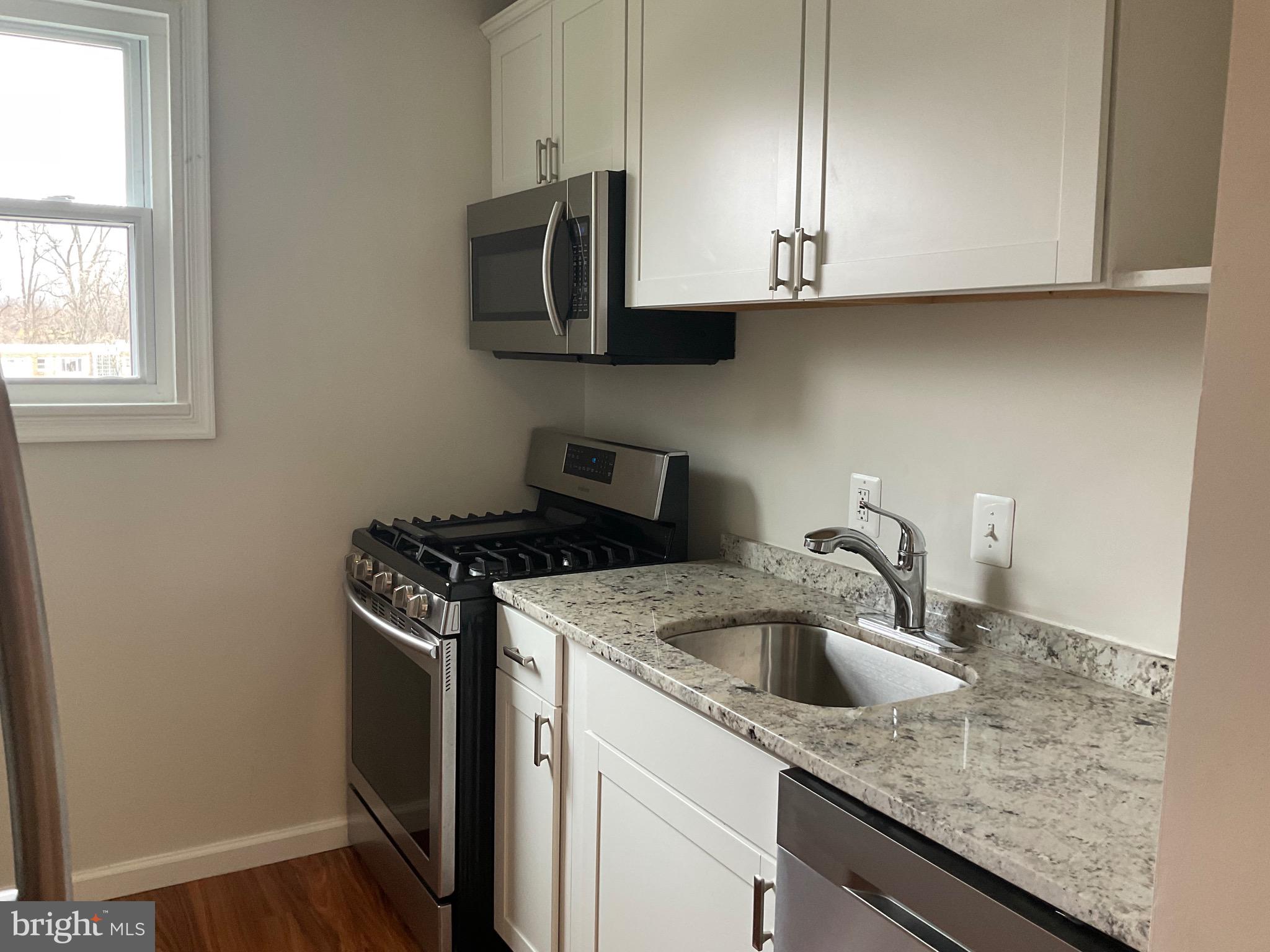 3825 Hamilton St #C-201