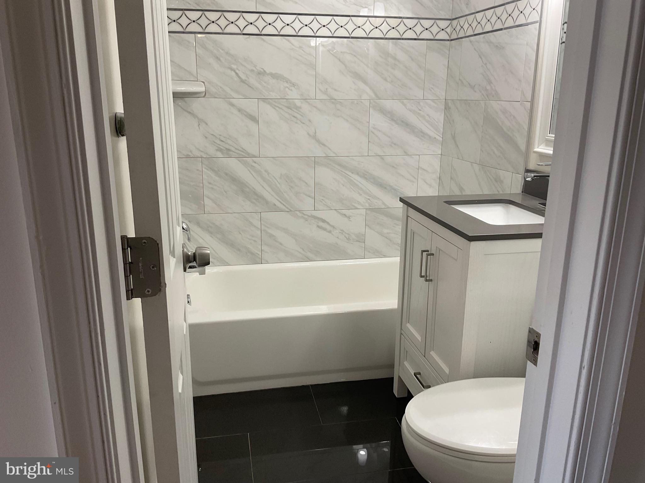 3825 Hamilton St #C-201