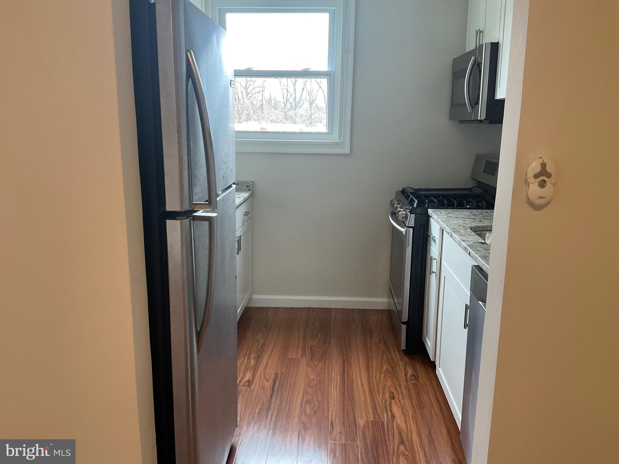 3825 Hamilton St #C-201