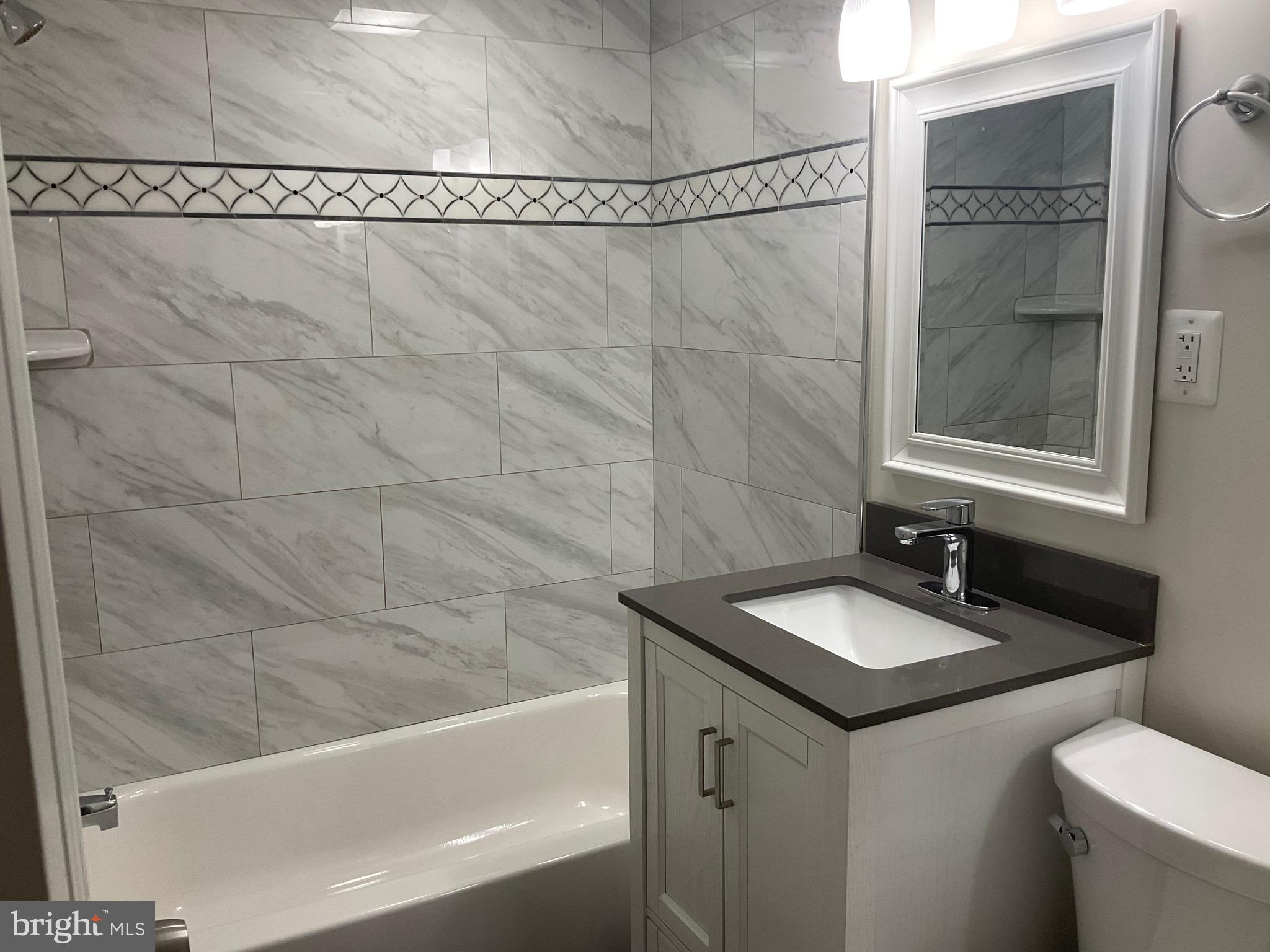 3825 Hamilton St #C-201