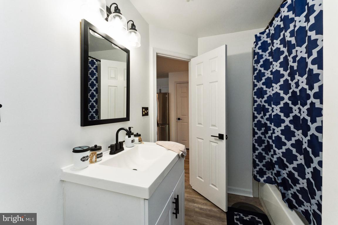9720 Lake Pointe Ct #101
