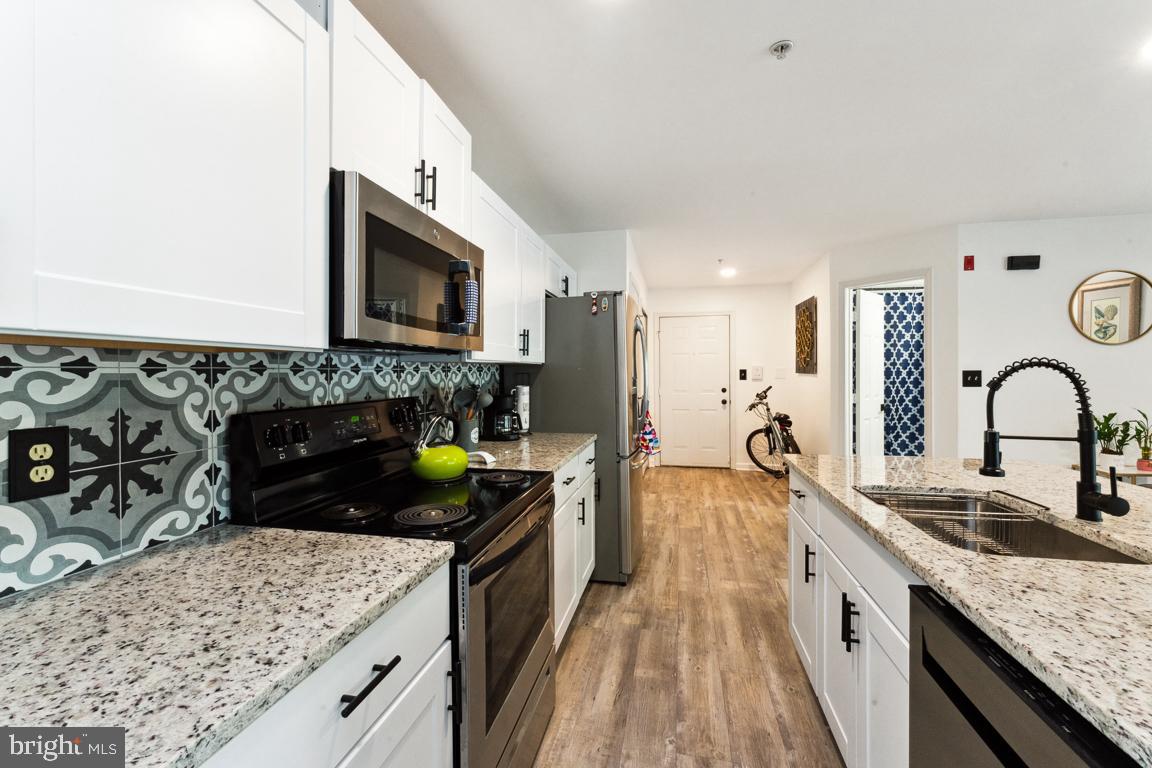 9720 Lake Pointe Ct #101