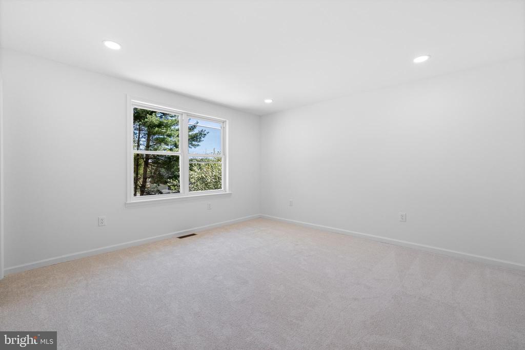 5114 Kennebunk Ter