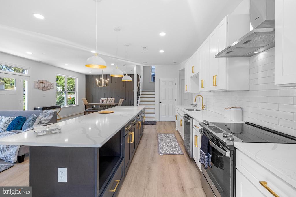 5114 Kennebunk Ter