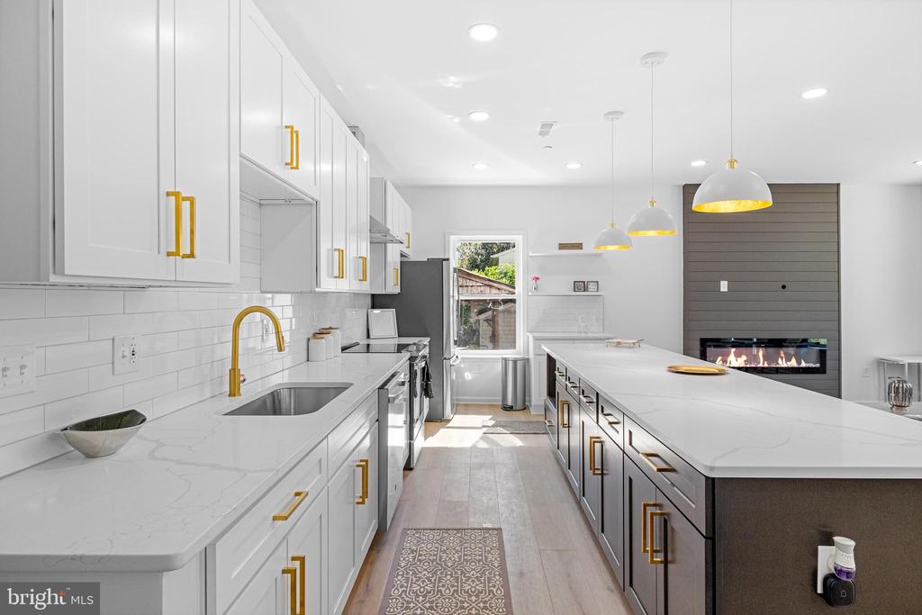 5114 Kennebunk Ter