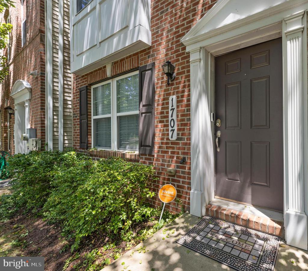 1707 Fernwood Dr
