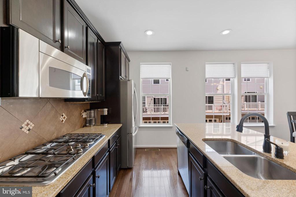 1707 Fernwood Dr