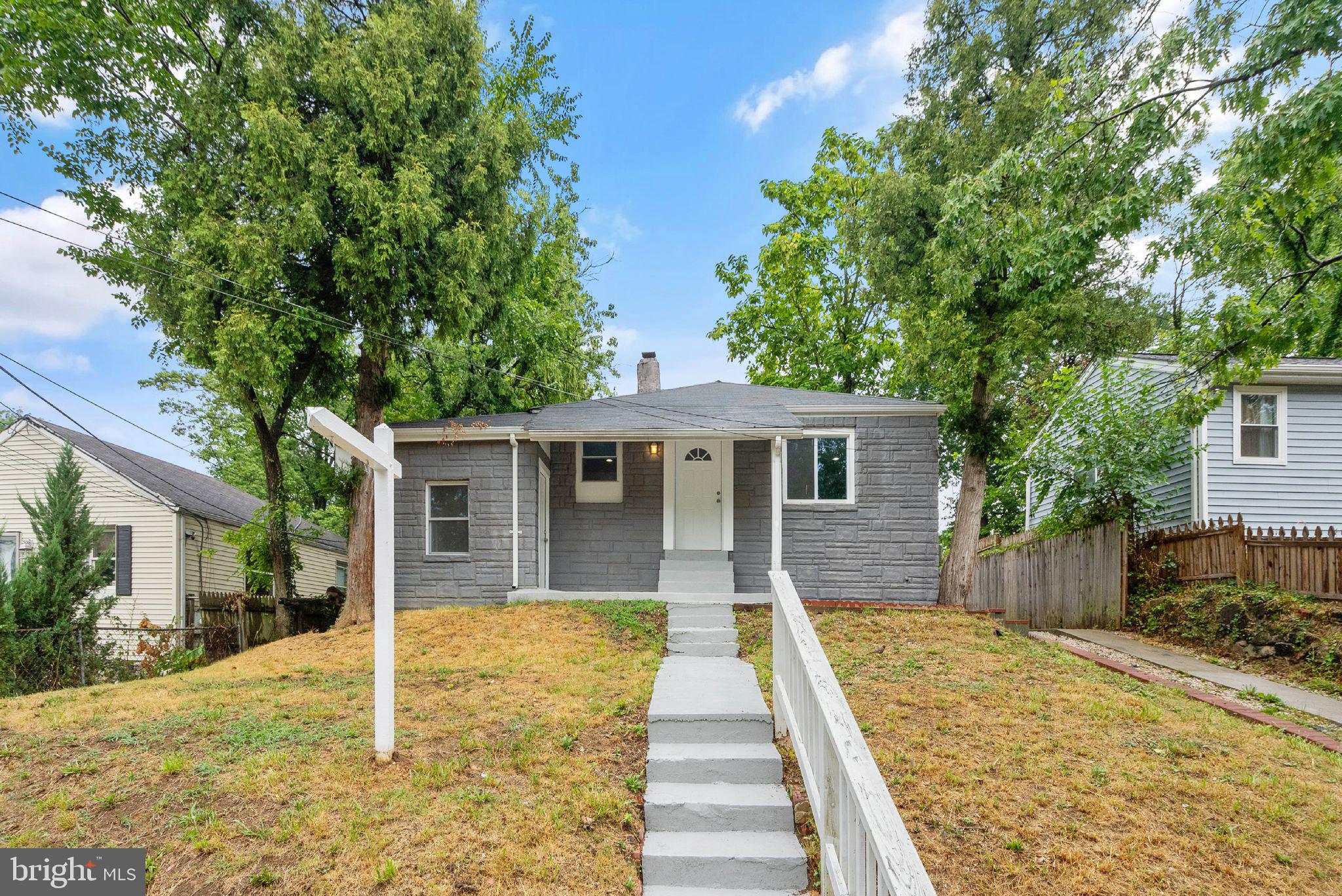 1403 Dunbar Oaks Dr