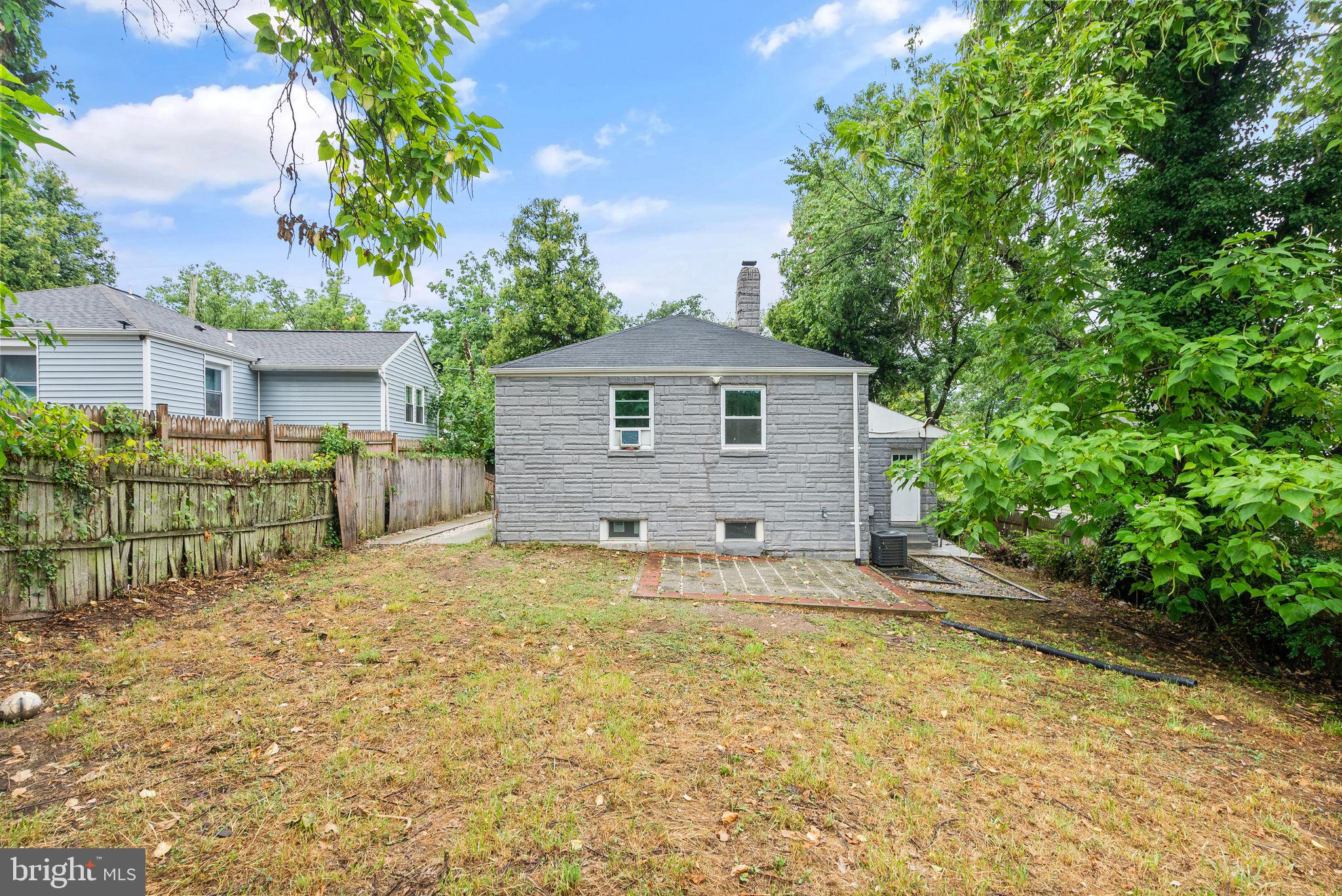 1403 Dunbar Oaks Dr