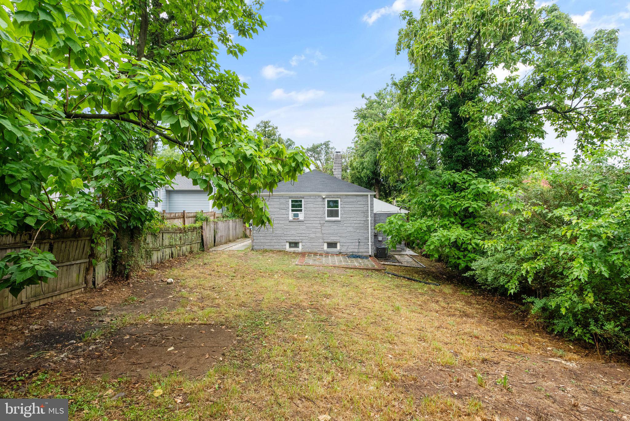1403 Dunbar Oaks Dr