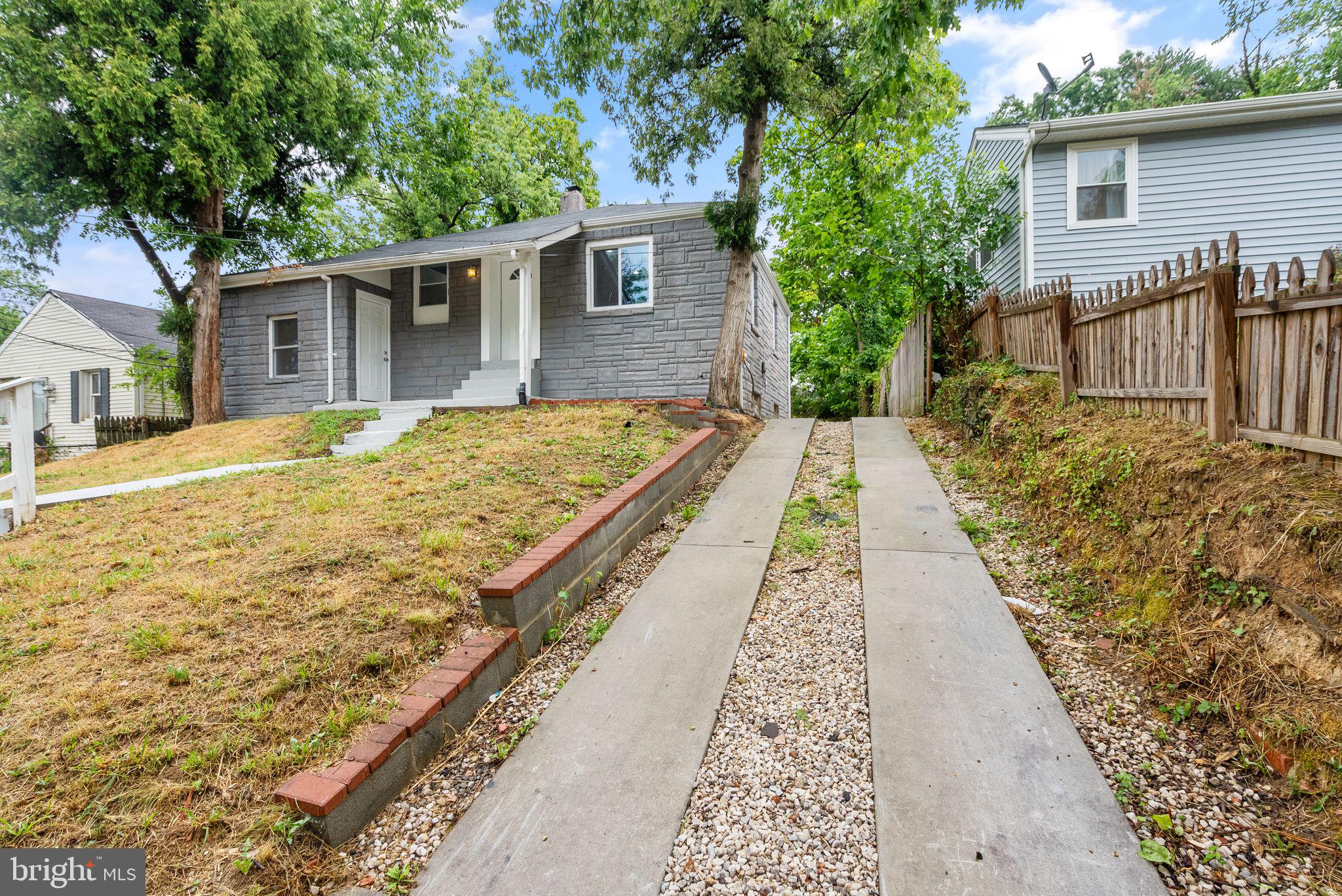 1403 Dunbar Oaks Dr