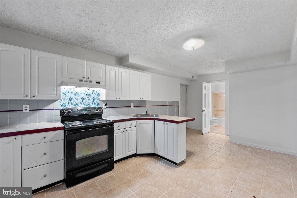 1923 Tall Timber Ct
