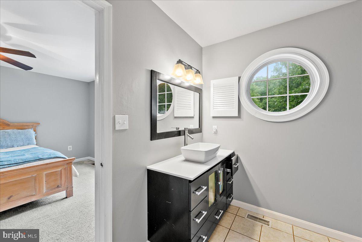 1923 Tall Timber Ct