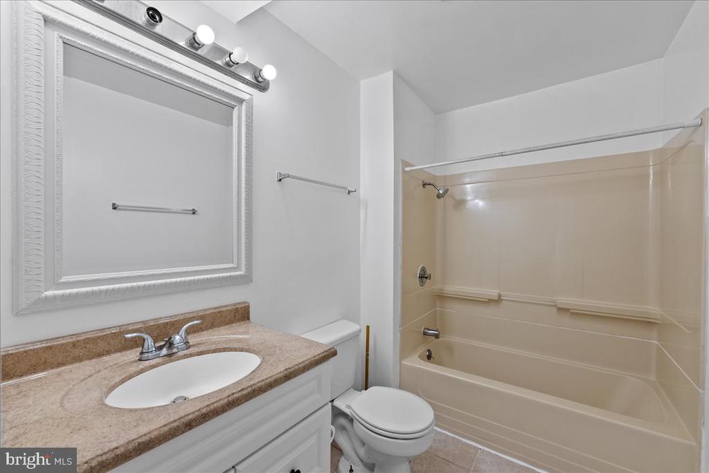 1923 Tall Timber Ct