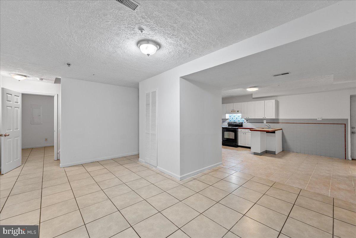 1923 Tall Timber Ct