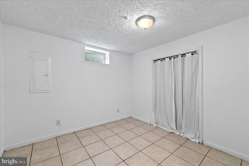 1923 Tall Timber Ct