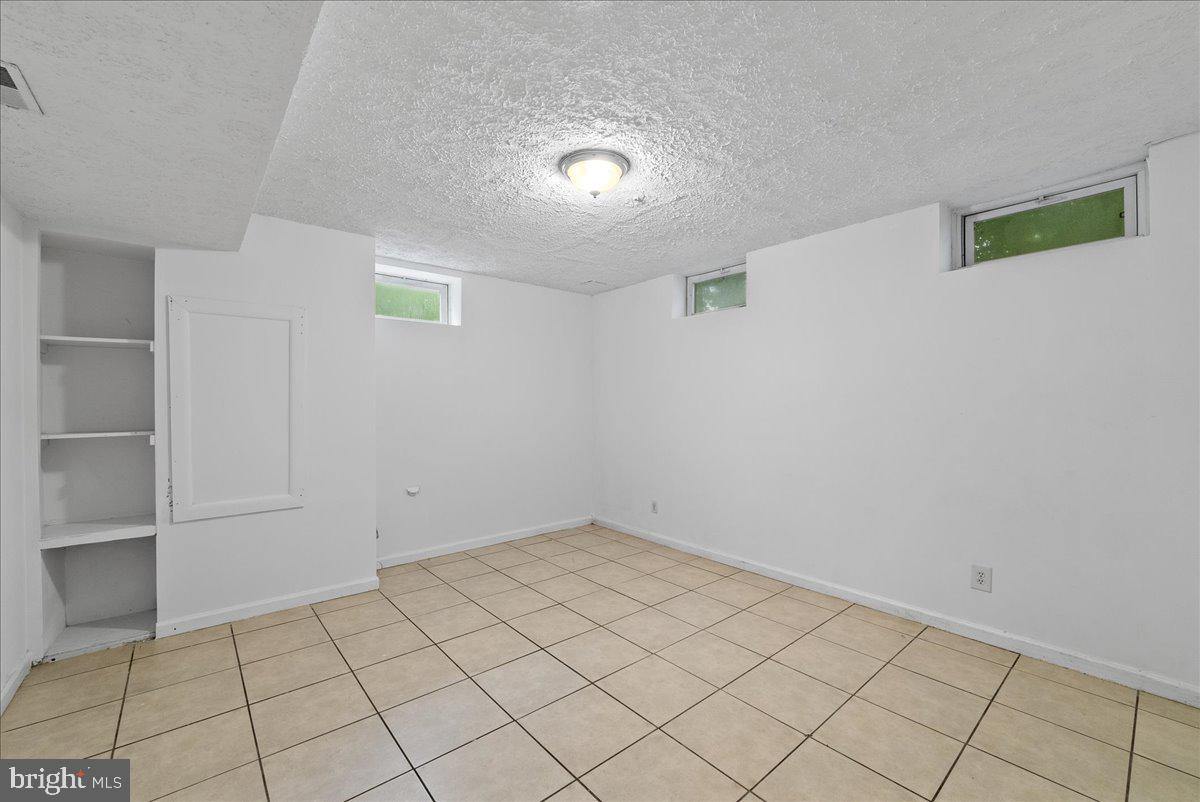 1923 Tall Timber Ct