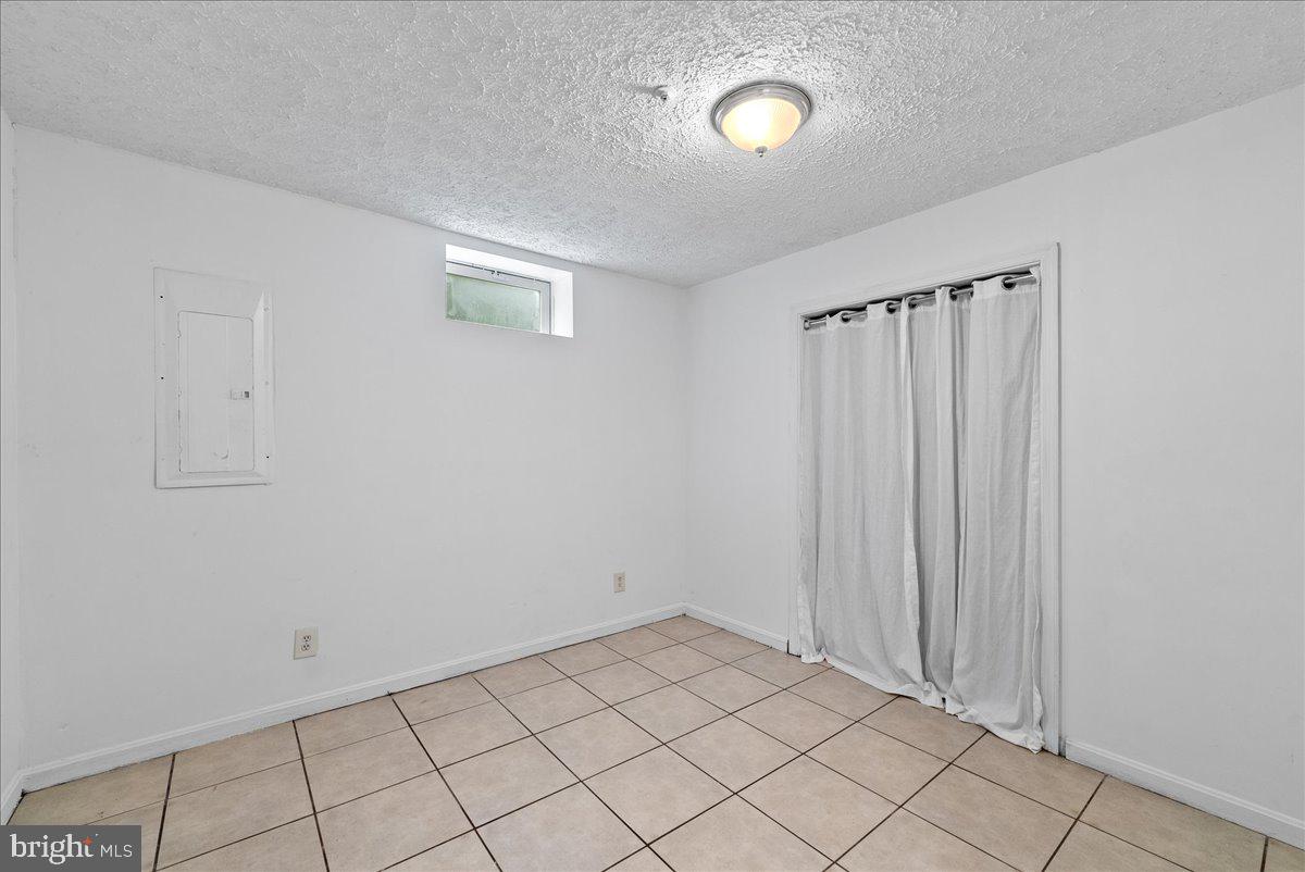 1923 Tall Timber Ct