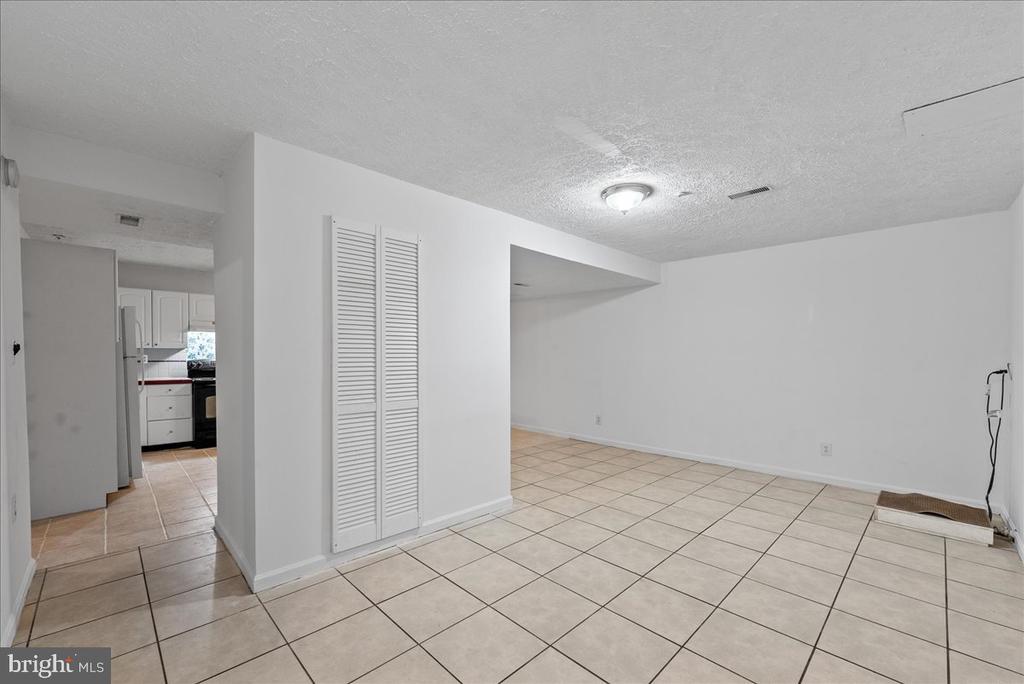 1923 Tall Timber Ct