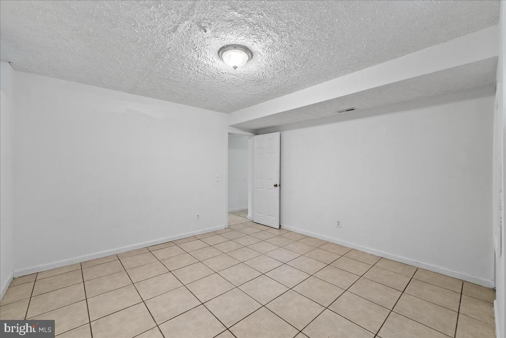 1923 Tall Timber Ct