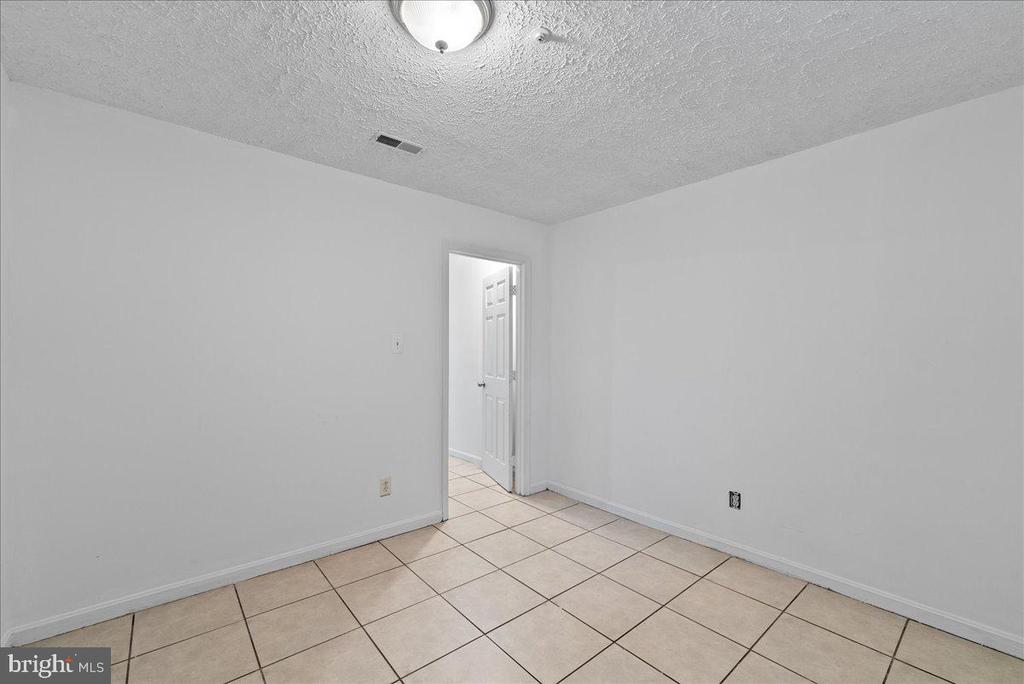 1923 Tall Timber Ct