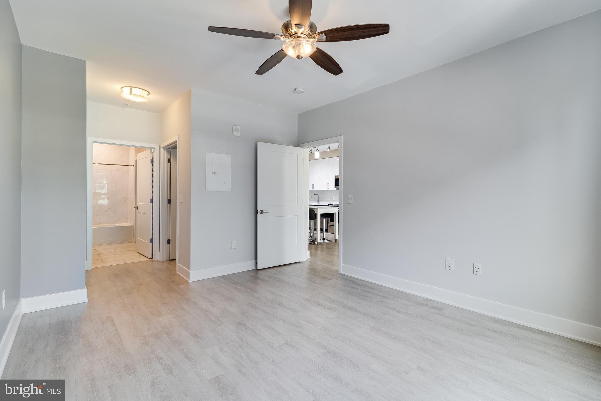 145 RIVERHAVEN DR #205