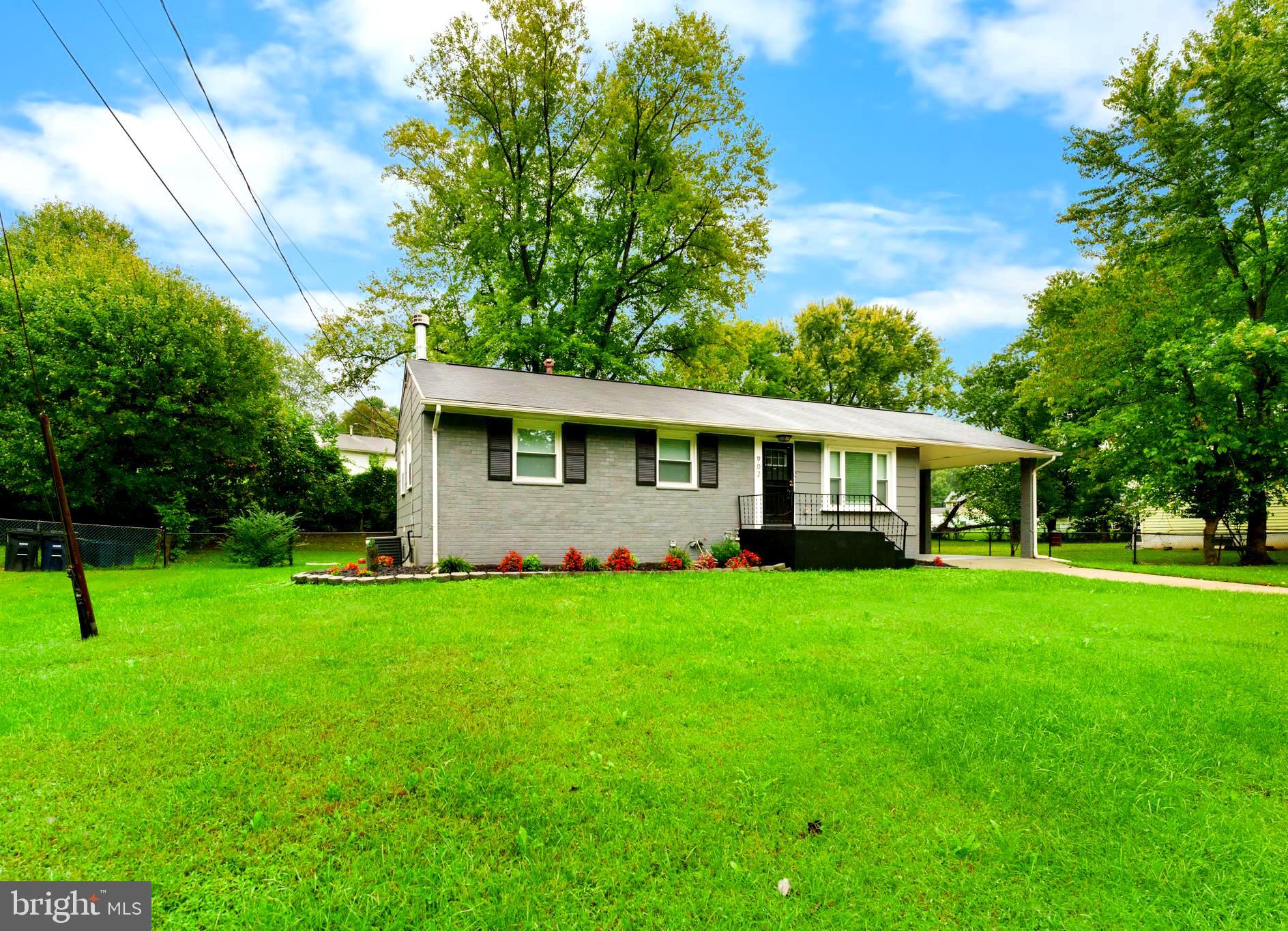 902 Sitka Ln