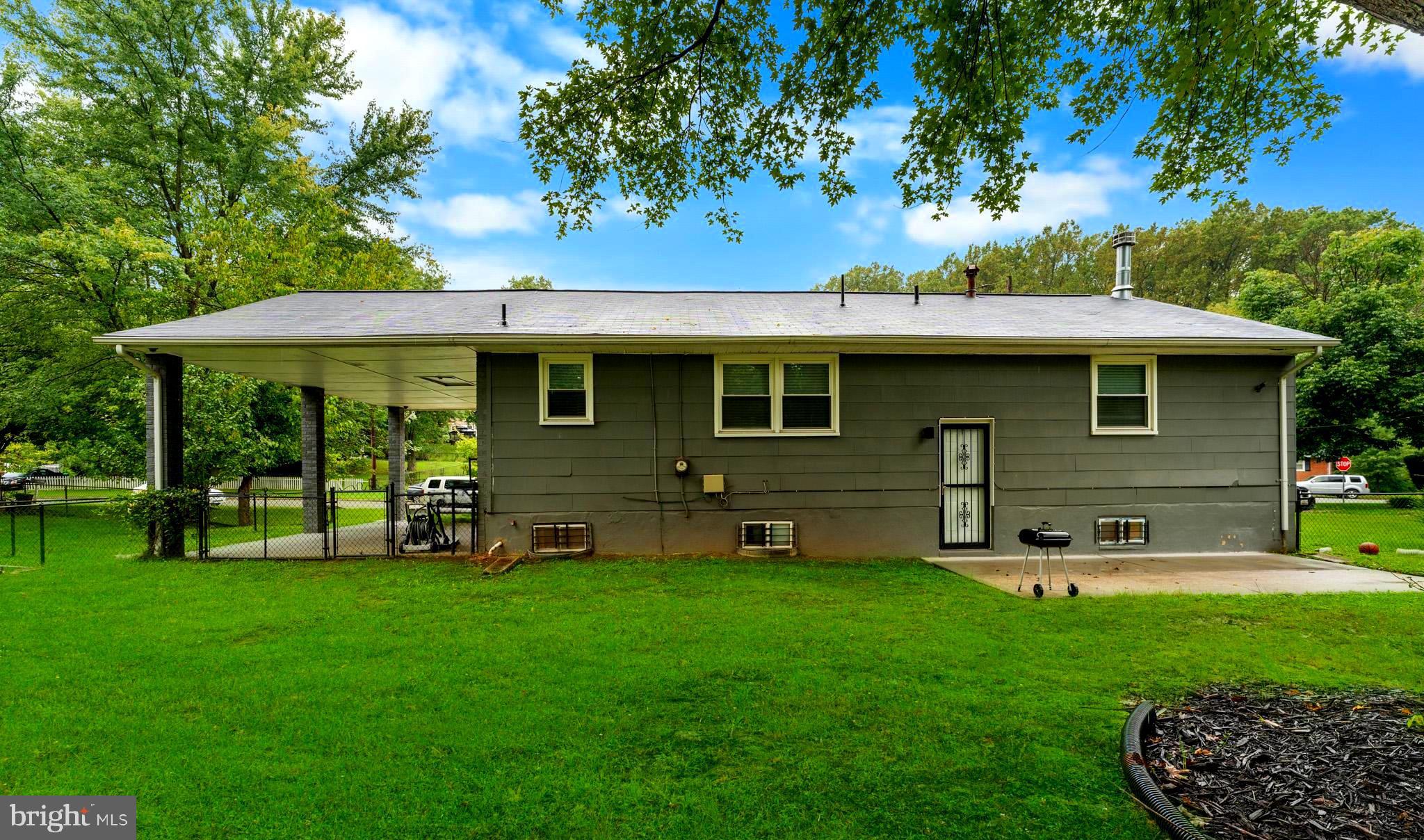 902 Sitka Ln