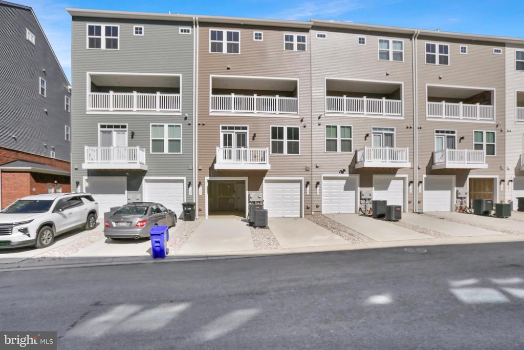 132 Matisse Lane