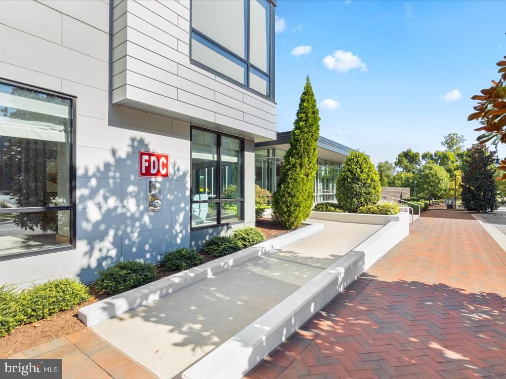 145 Riverhaven Dr #125