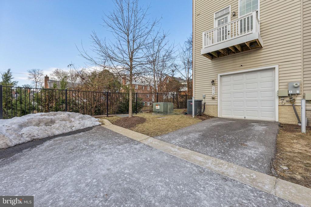 4914 CREST VIEW DR