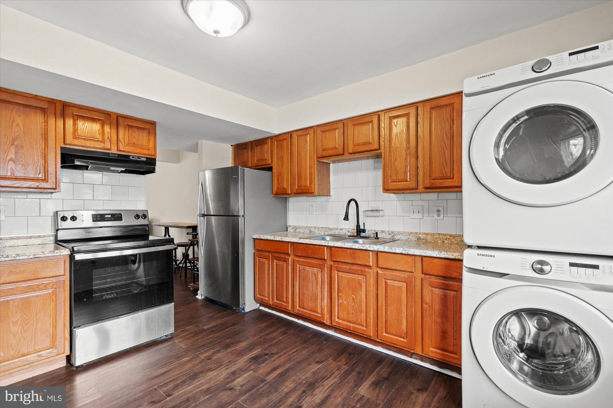 2214 Dawn Ln
