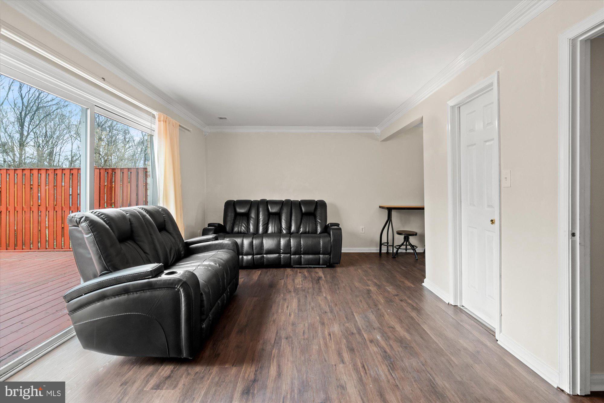 2214 Dawn Ln