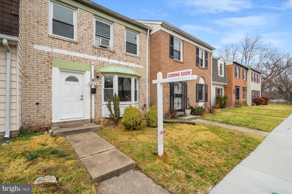 2214 Dawn Ln