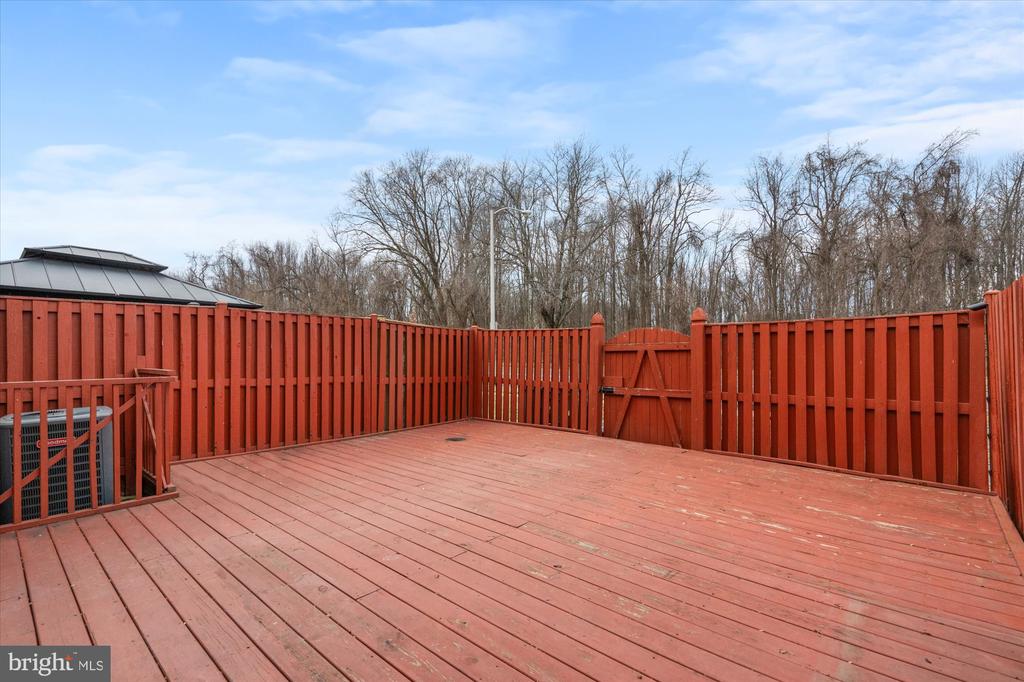 2214 Dawn Ln