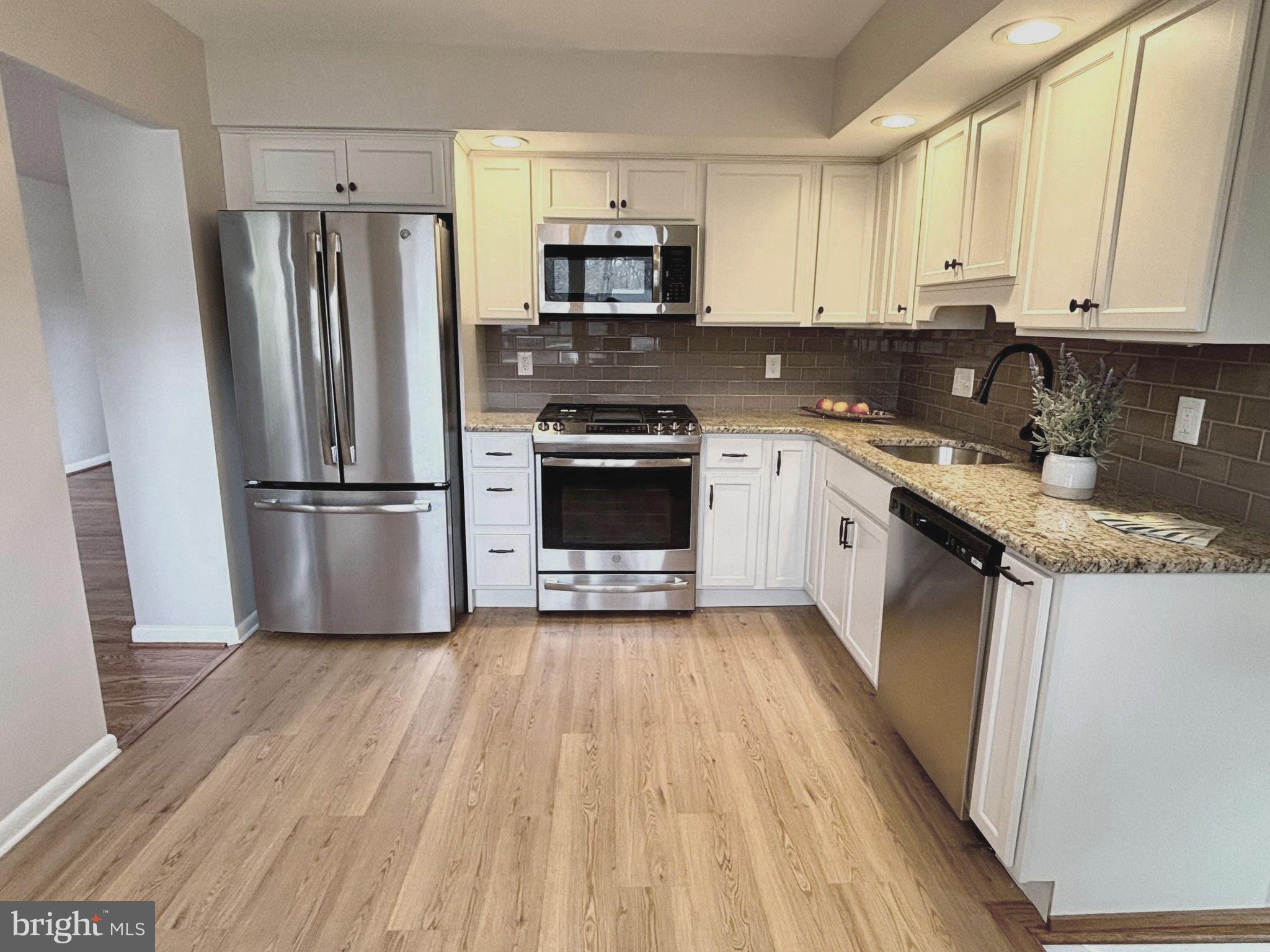 11310 Duxbury Dr