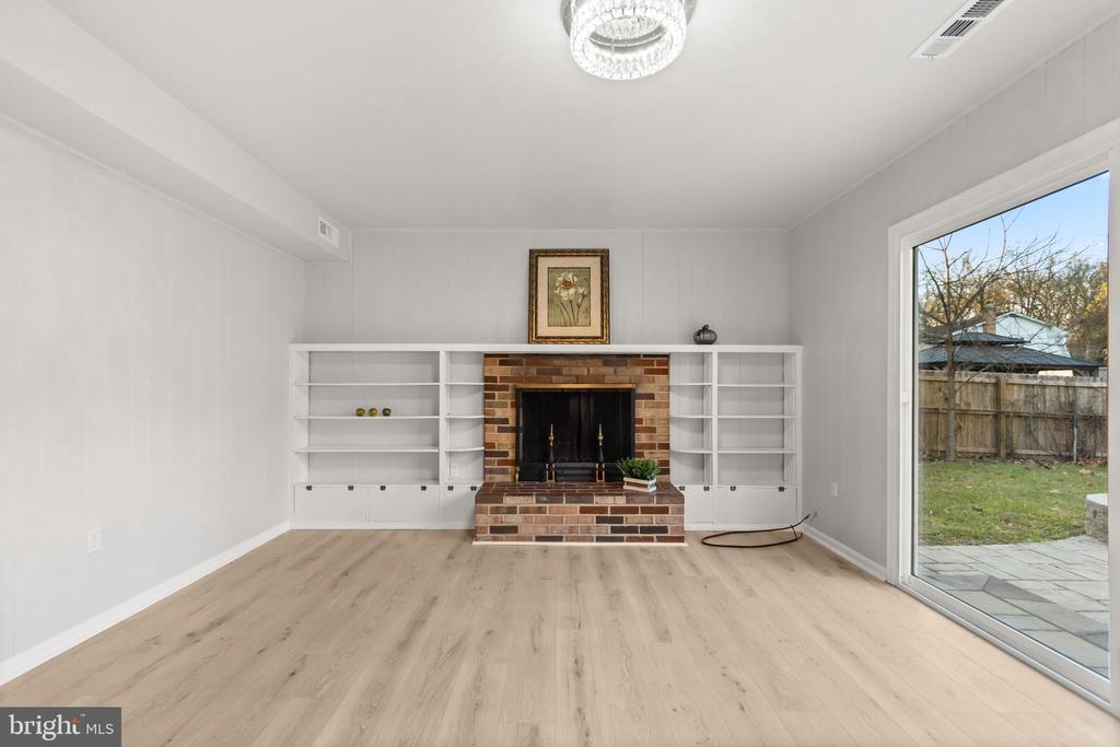 11310 Duxbury Dr