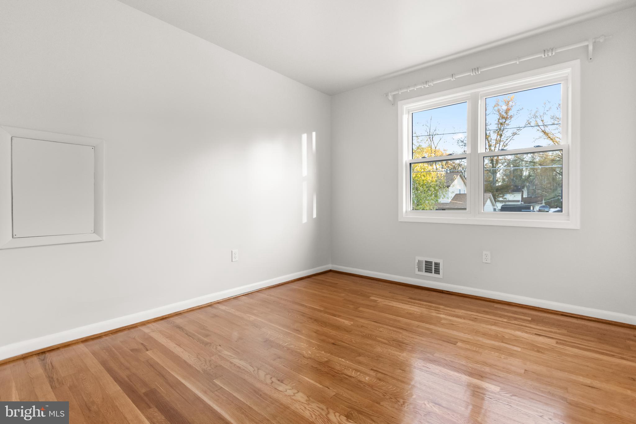 11310 Duxbury Dr