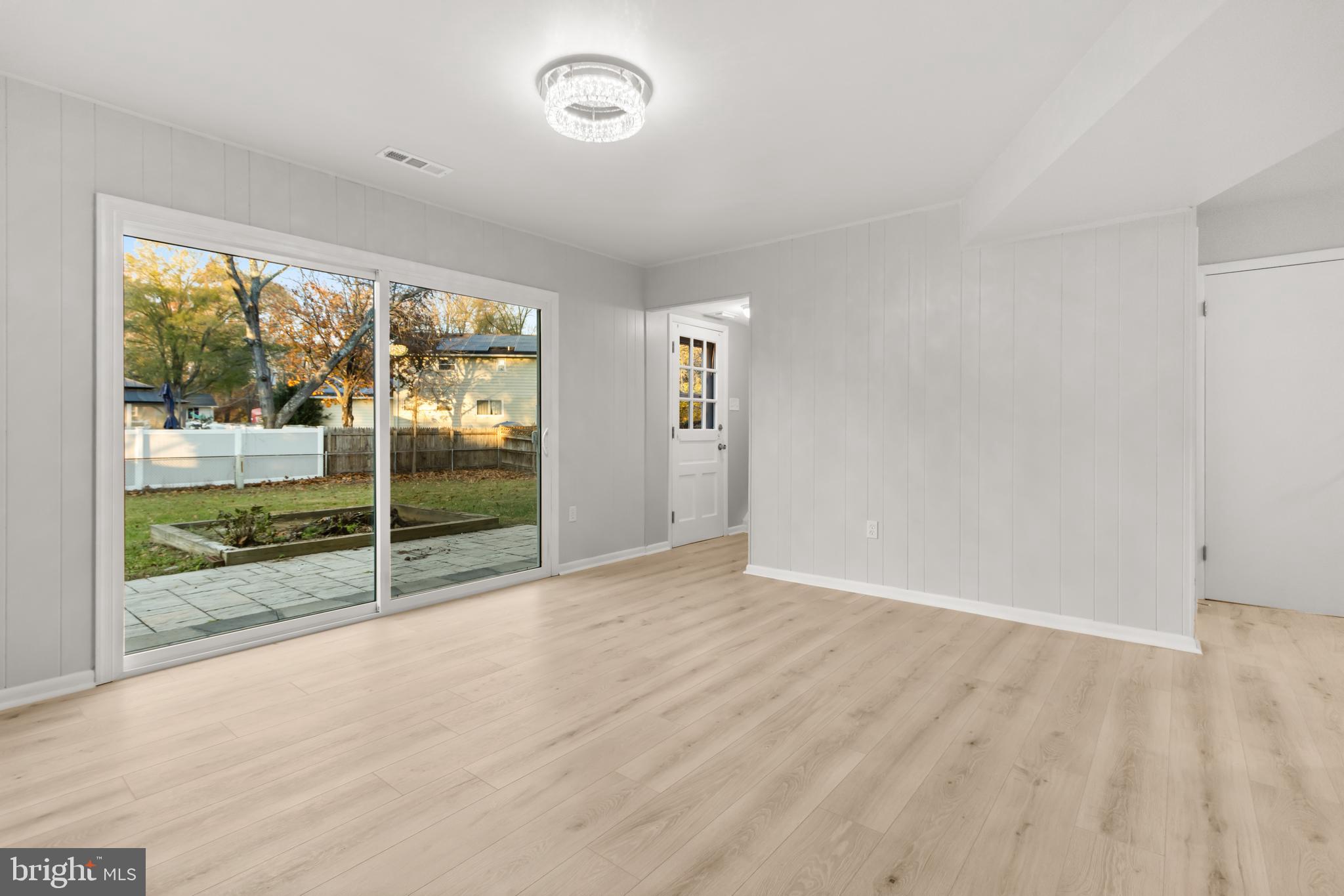 11310 Duxbury Dr