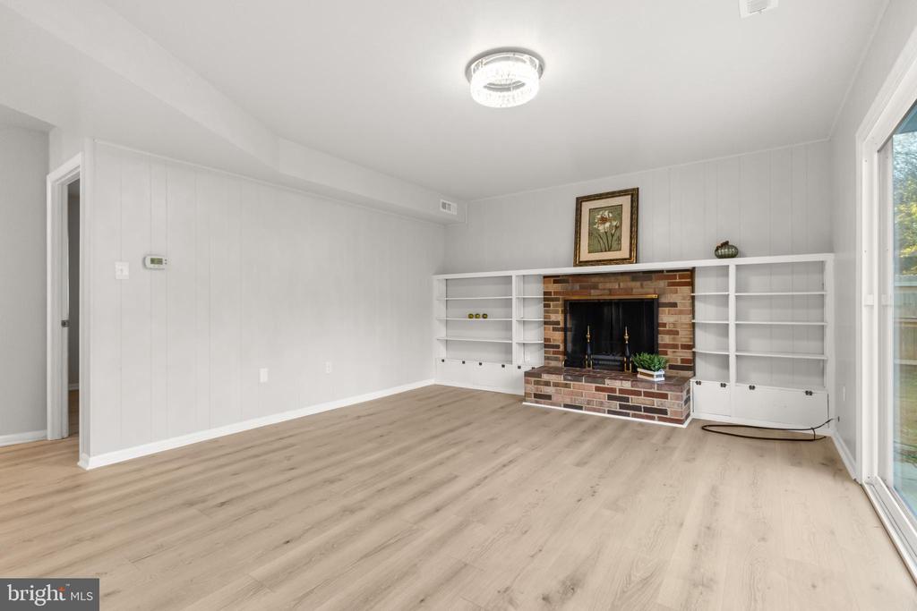 11310 Duxbury Dr